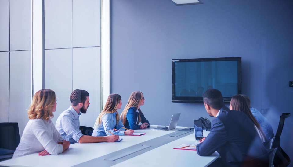 ¿Cómo influye en la educación y en la empresa?