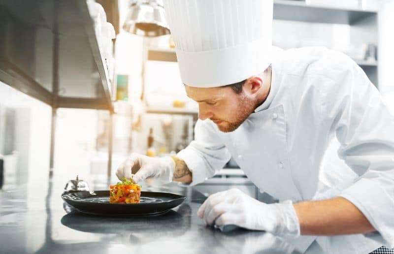 ¿Cuál es el sueldo de un Jefe de Cocina y qué factores influyen?